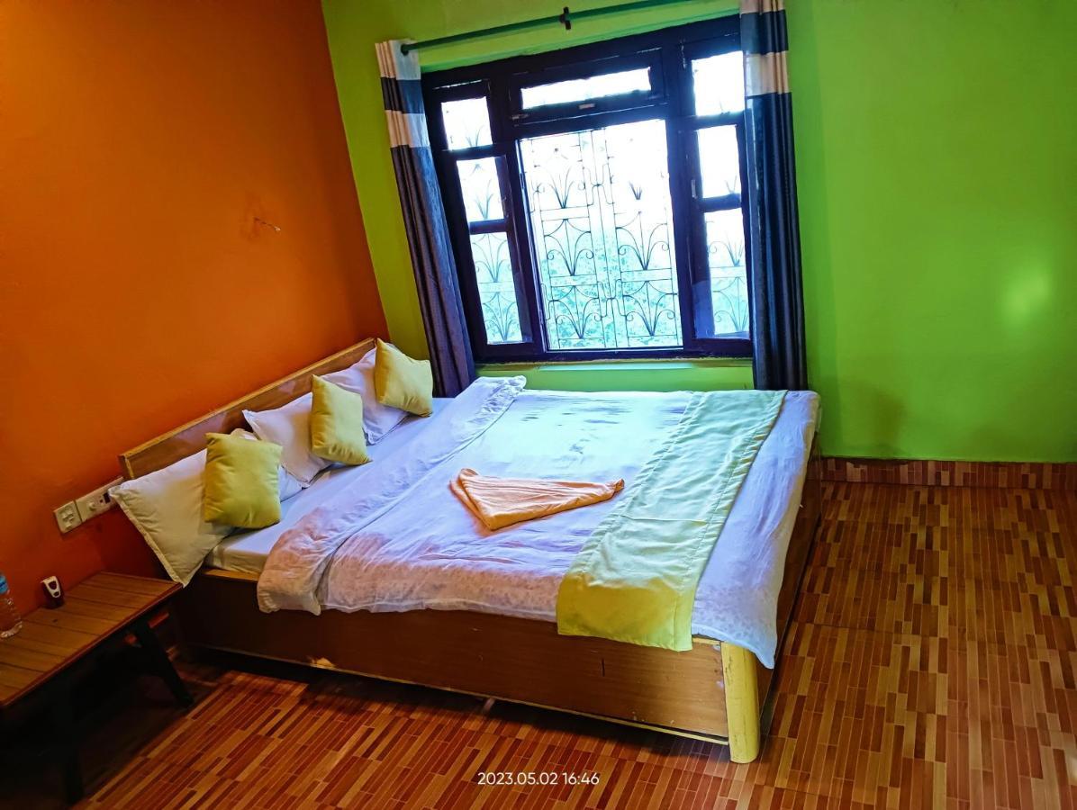 Hotel Butterfly - Peaceful Garden For Nature Lovers Sauraha Eksteriør bilde
