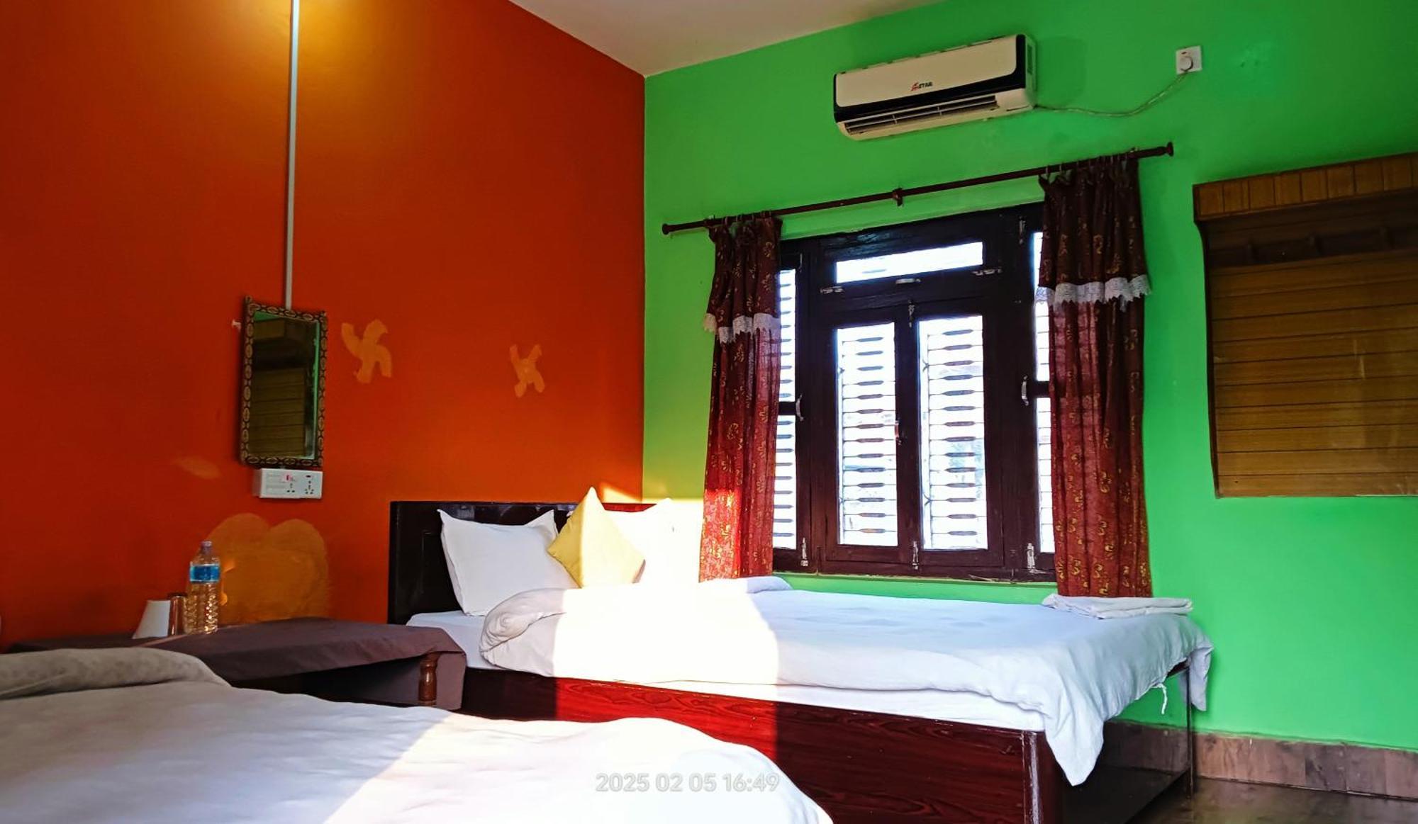 Hotel Butterfly - Peaceful Garden For Nature Lovers Sauraha Eksteriør bilde