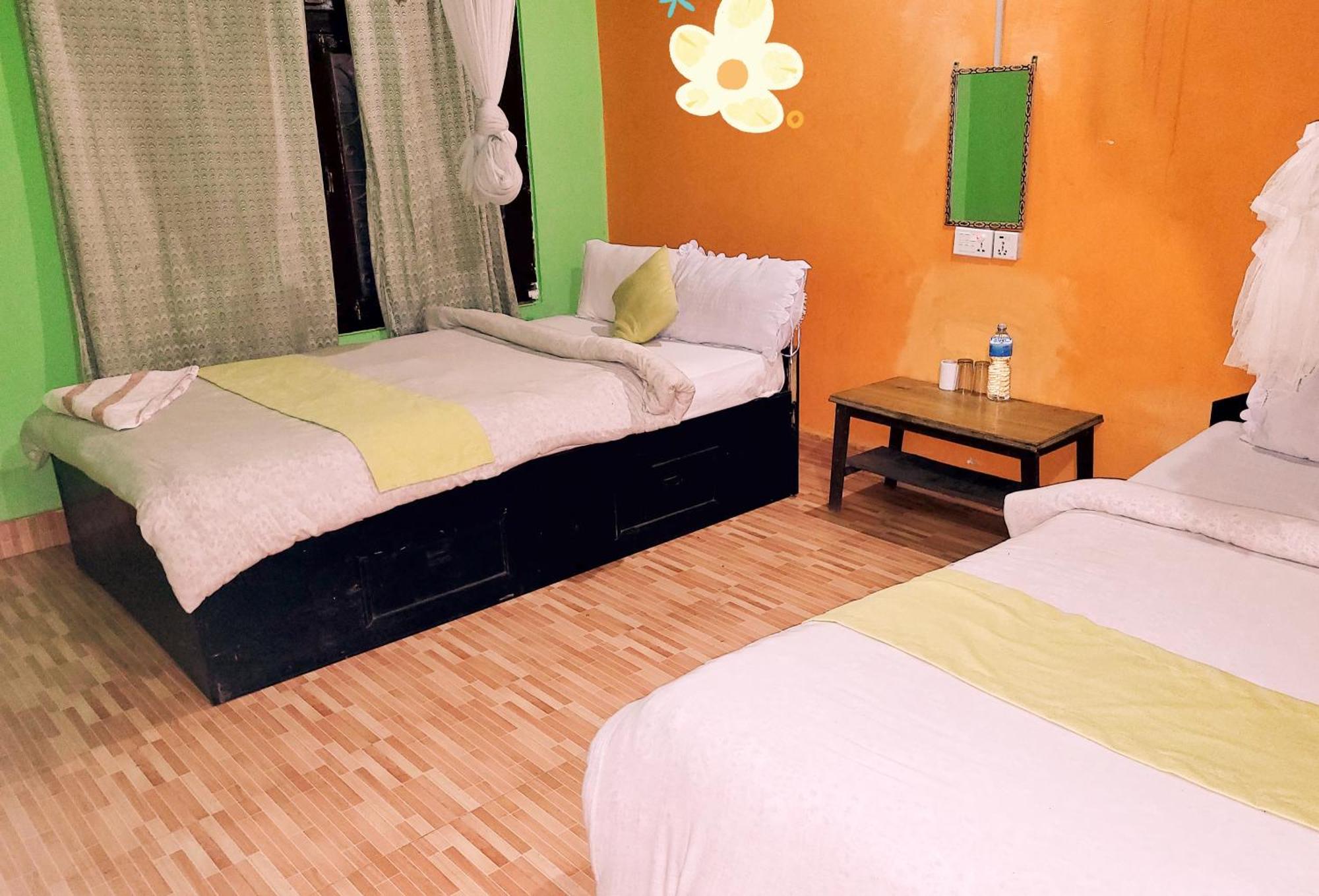 Hotel Butterfly - Peaceful Garden For Nature Lovers Sauraha Eksteriør bilde